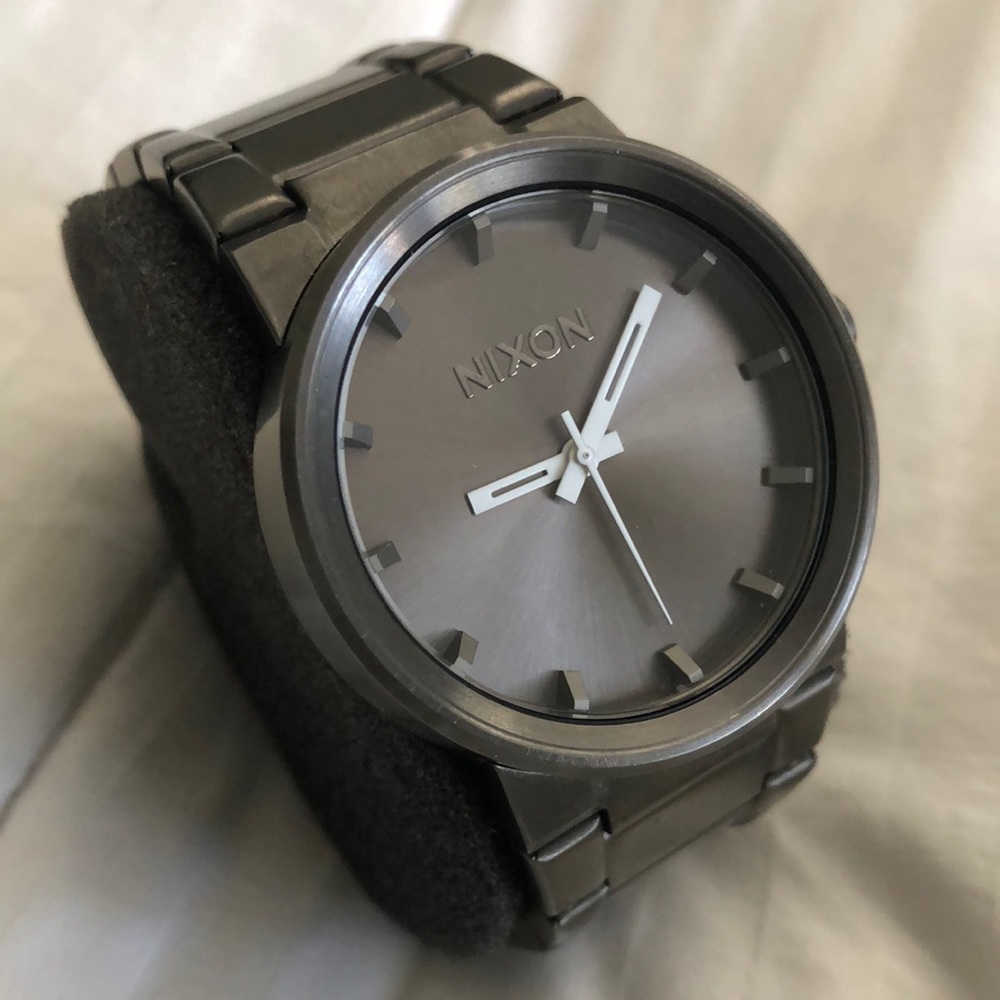 Men’s NIXON watch